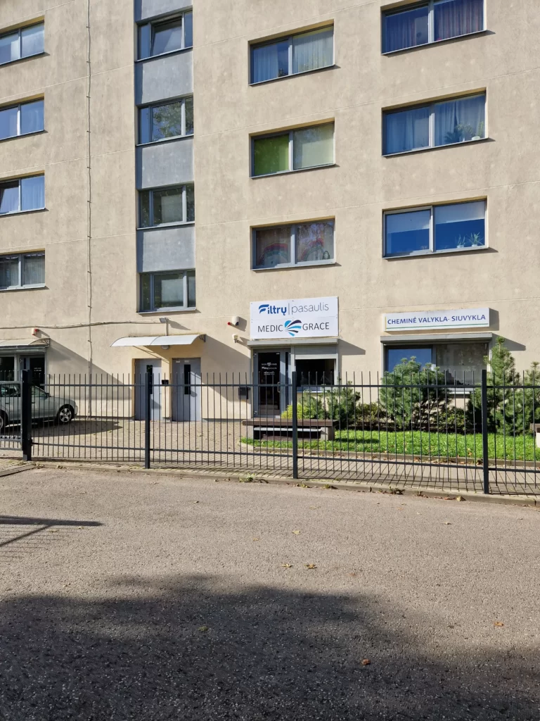 Filtrų pasaulis iškaba iš toliau